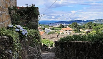 Condenada por delito contra la ordenación del territorio por construir una casa en suelo rústico en San Cibrao Das Viñas (Ourense)