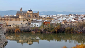 Se enfrenta a un año y medio de prisión por construir una vivienda sin licencia en Córdoba