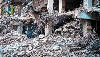 Se ejecuta la demolición de una guardería Ilegal en Ibiza