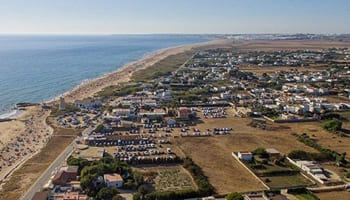 La Junta de Andalucia persigue las viviendas ilegales de El Palmar