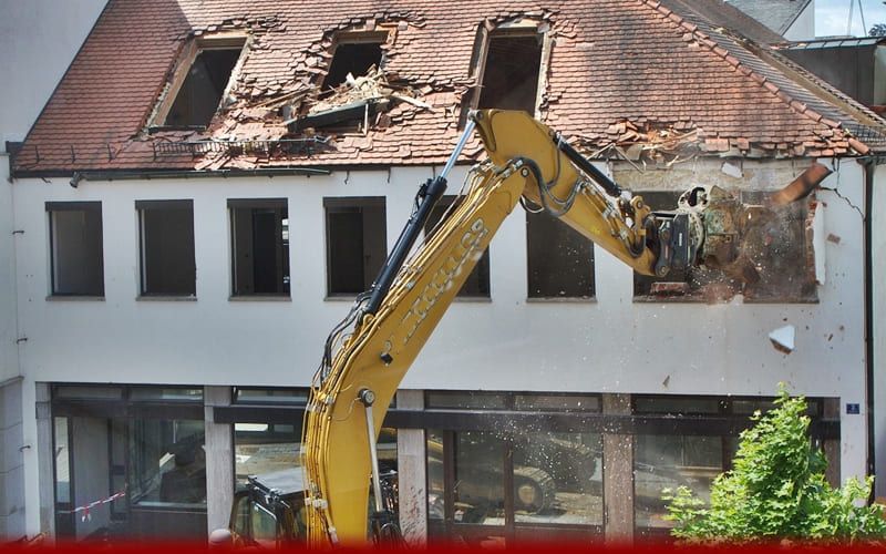 ¿Qué dice la ley sobre las órdenes de demolición?